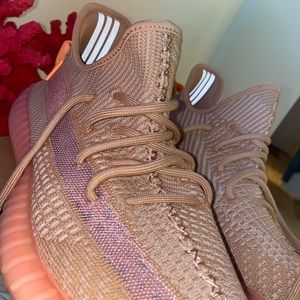 YEEZY BOOST 350®️ CLAY